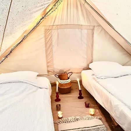 Glamping Taet Pa By Og Ud Til Marker Luksustelt *