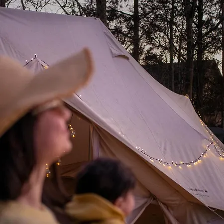 Luksustelt Glamping Taet Pa By Og Ud Til Marker Ringsted